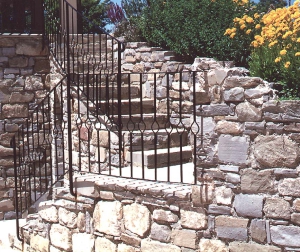Muri_in_pietra_scalinata_01