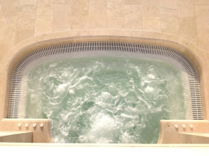 piscina_travertino_idromassaggio_01
